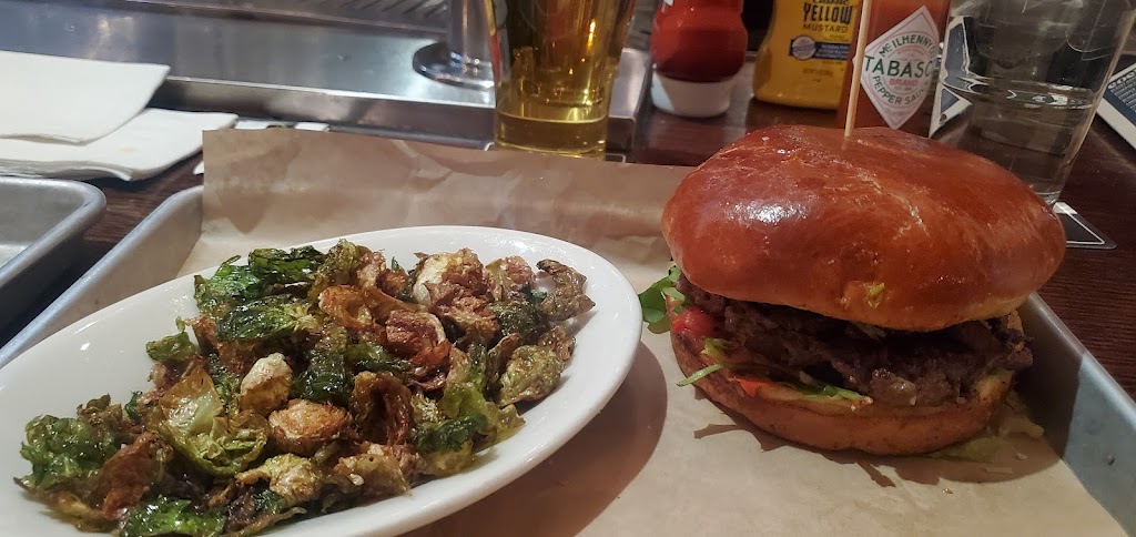 Rock Bottom Restaurant & Brewery | restaurant | 1 W Grand Ave, Chicago, IL 60610, USA | 3127559339 OR +1 312-755-9339