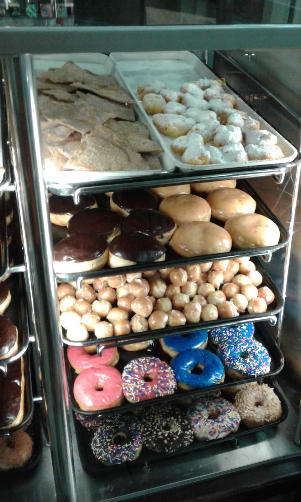 Winchells Donut House | cafe | 7158 Melrose Ave, Los Angeles, CA 90046, USA | 3239388578 OR +1 323-938-8578