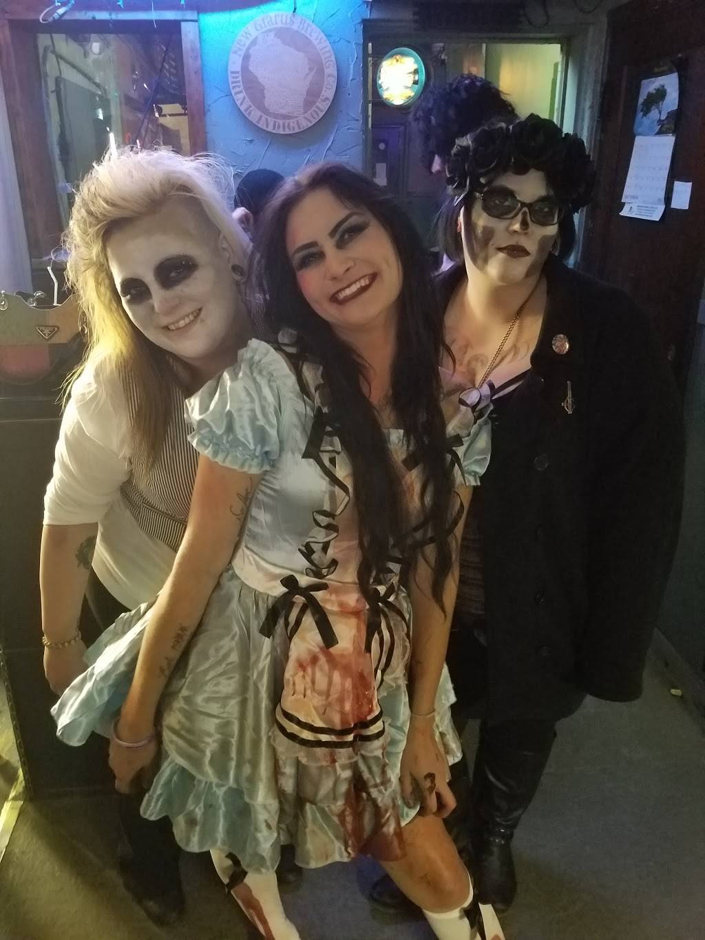 Jerrys Bar | restaurant | 2300 Hall Ave, Marinette, WI 54143, USA | 7157353399 OR +1 715-735-3399