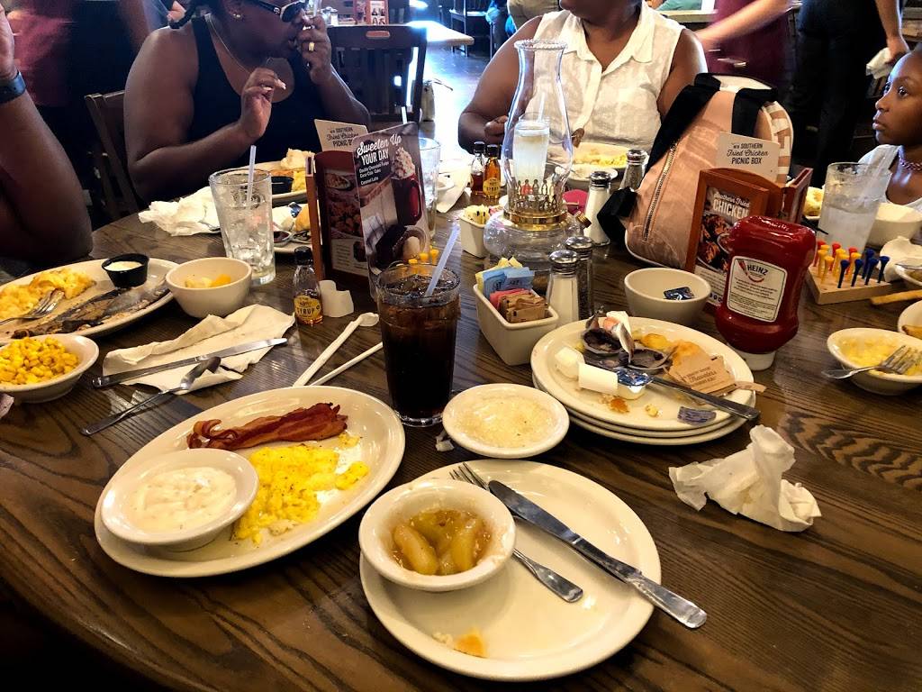 Cracker Barrel Old Country Store | restaurant | 1740 Scenic Hwy N, Snellville, GA 30078, USA | 7707367763 OR +1 770-736-7763