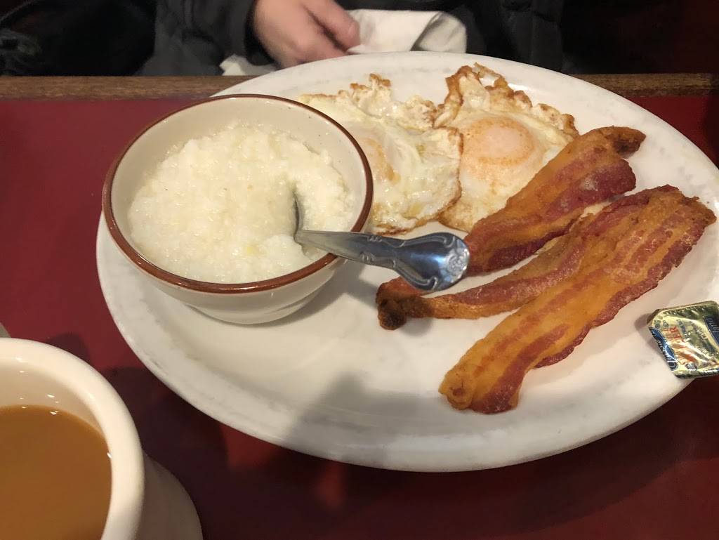 Moes Peyton Place | restaurant | 6516 Backlick Rd, Springfield, VA 22150, USA | 7034516620 OR +1 703-451-6620