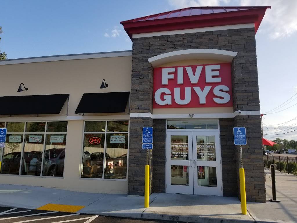 Five Guys | meal takeaway | 68 Washington St, South Attleboro, MA 02703, USA | 5089156177 OR +1 508-915-6177