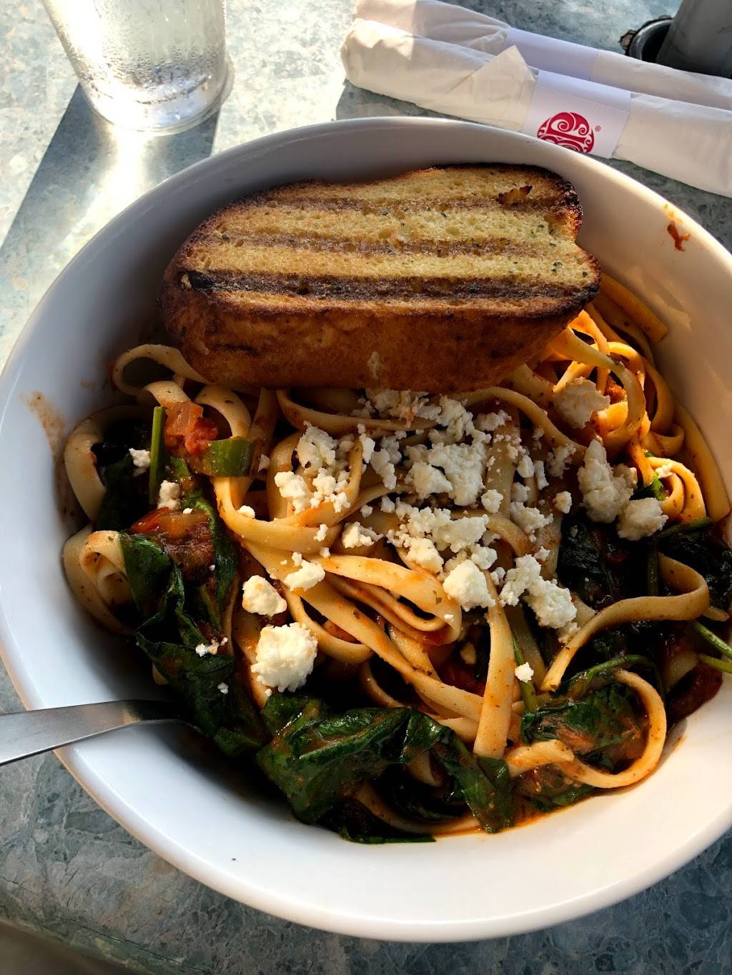 Boston Pizza | restaurant | 161 Boulevard Saint-Joseph, Drummondville, QC J2C 2A7, Canada | 8194756222 OR +1 819-475-6222