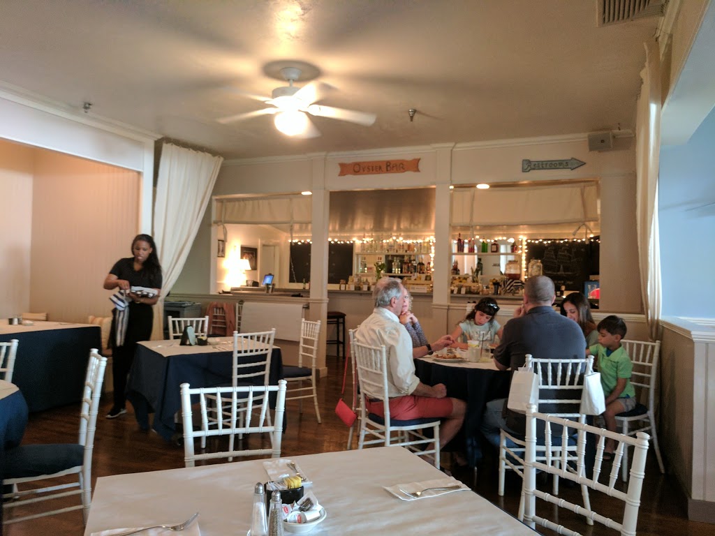 Lolas | restaurant | 15 Island Inn Rd, Oak Bluffs, MA 02557, USA | 5086936093 OR +1 508-693-6093