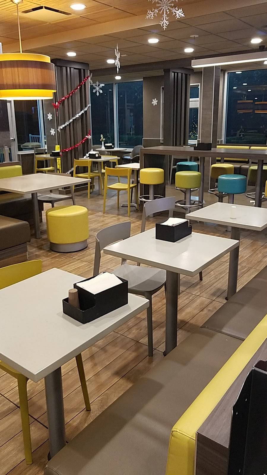 McDonalds | cafe | 1203 E Oak St, Arcadia, FL 34266, USA | 8634941312 OR +1 863-494-1312