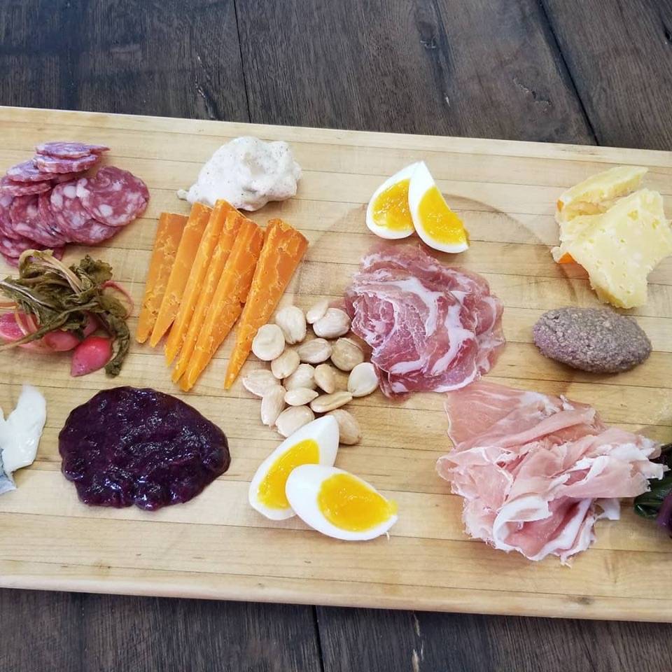 Rinds, Wines, and Swines | restaurant | Evanston, OH 45208, USA | 5133210192 OR +1 513-321-0192