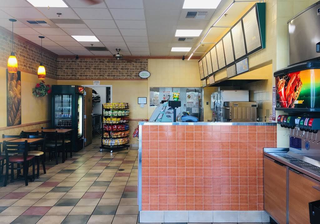 Subway | restaurant | 5821 Dennis McCarthy Dr, Lebec, CA 93243, USA | 6616634330 OR +1 661-663-4330