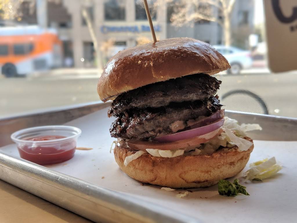 Rounds Premium Burgers | restaurant | 46 N Lake Ave, Pasadena, CA 91101, USA | 6263049810 OR +1 626-304-9810