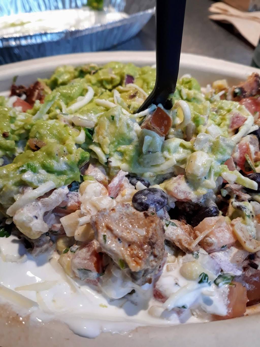 Chipotle Mexican Grill | restaurant | 200 South 6th St Ste 100, Minneapolis, MN 55402, USA | 6122520050 OR +1 612-252-0050