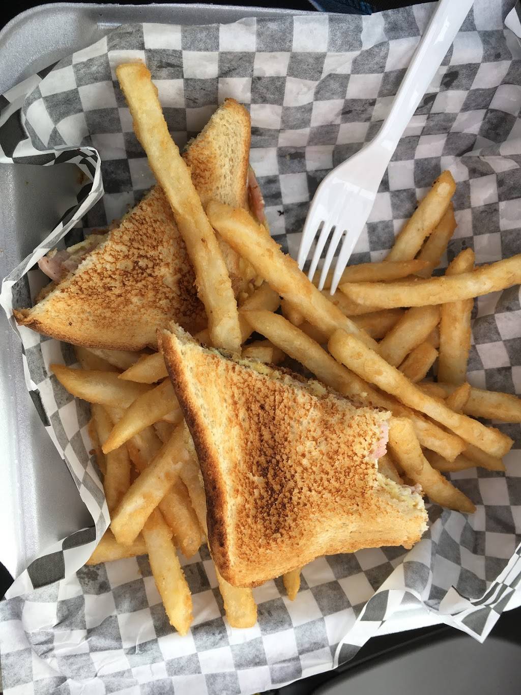 Watts Restaurant | restaurant | 1 Eglinton Square, Scarborough, ON M1L 2K1, Canada | 4167550523 OR +1 416-755-0523