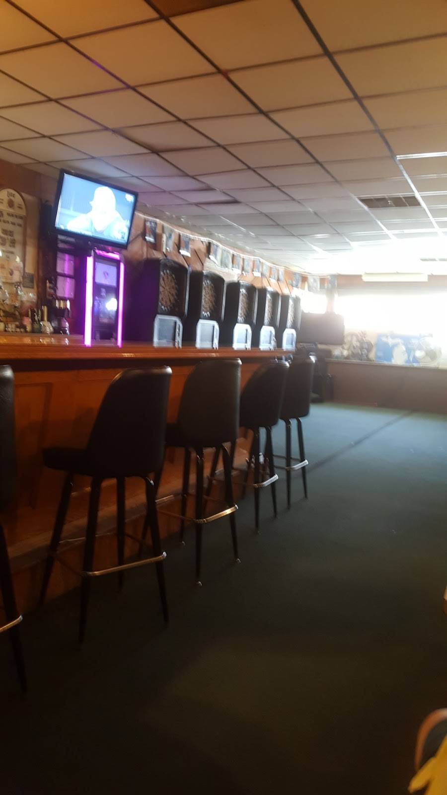 Bombers Bar & Grill | restaurant | 107 4th St, Coleman, MI 48618, USA | 9894656891 OR +1 989-465-6891