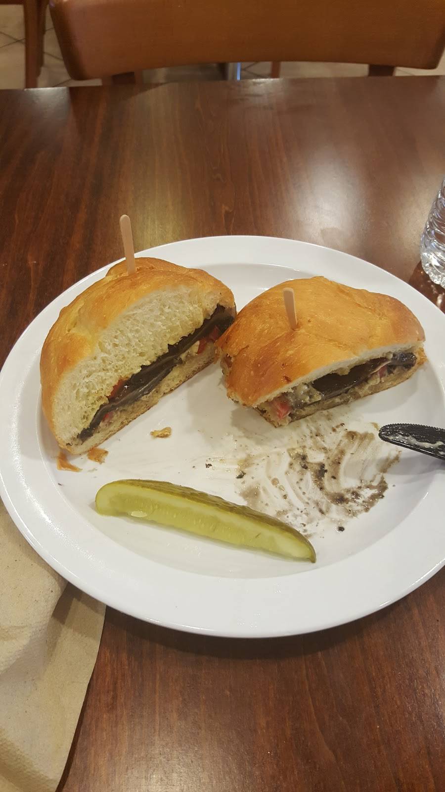 Smith & Clarksons Cafe | restaurant | 6030 Burke Commons Rd H, Burke, VA 22015, USA | 7035437701 OR +1 703-543-7701