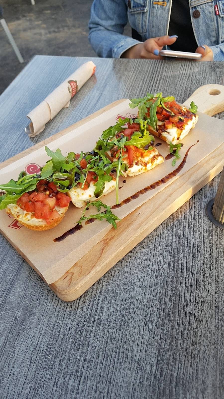 Le St-Ambroise Pub | restaurant | 791 Rue Principale, Granby, QC J2G 2Y6, Canada | 4507773511 OR +1 450-777-3511