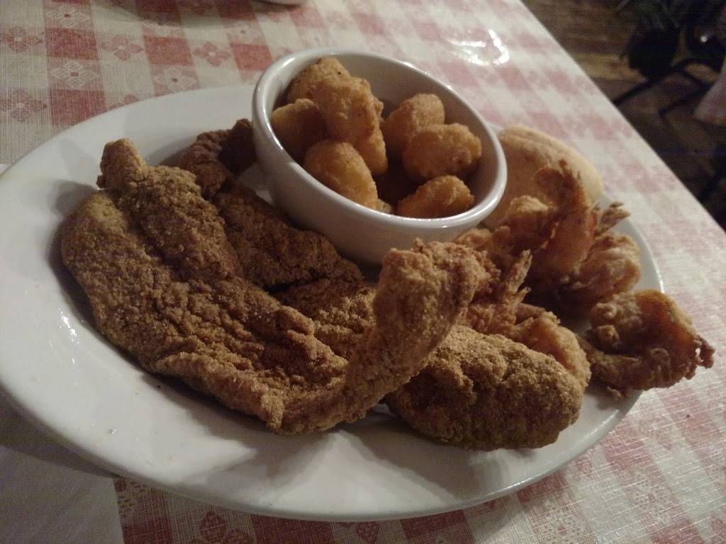 Crawfish Barn | restaurant | 1789 Mayeauxville Rd, Ville Platte, LA 70586, USA | 3373632322 OR +1 337-363-2322