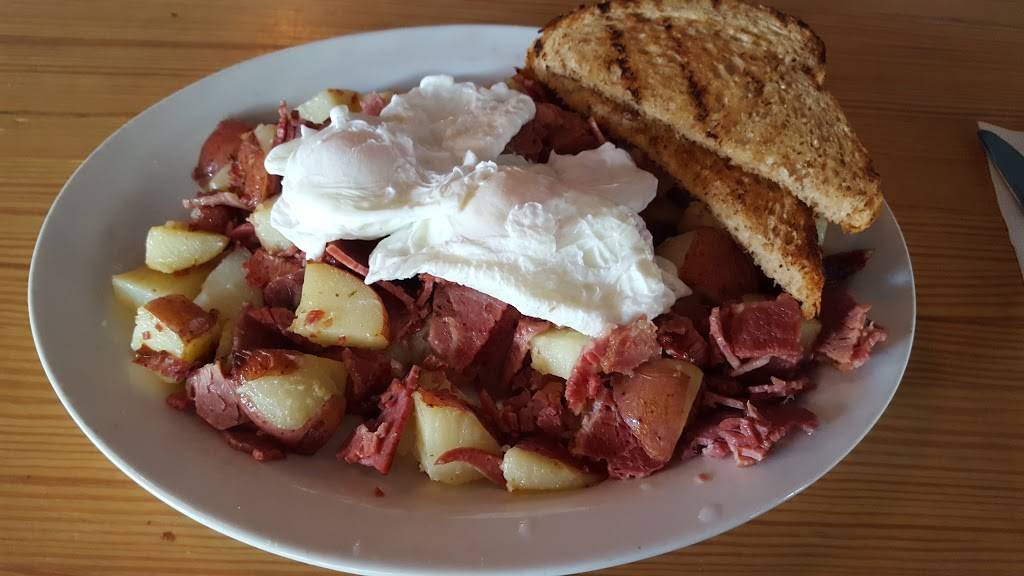 Bridget McNeills Bar & Kitchen | restaurant | 420 W Belmont Ave, Chicago, IL 60657, USA | 7732486654 OR +1 773-248-6654