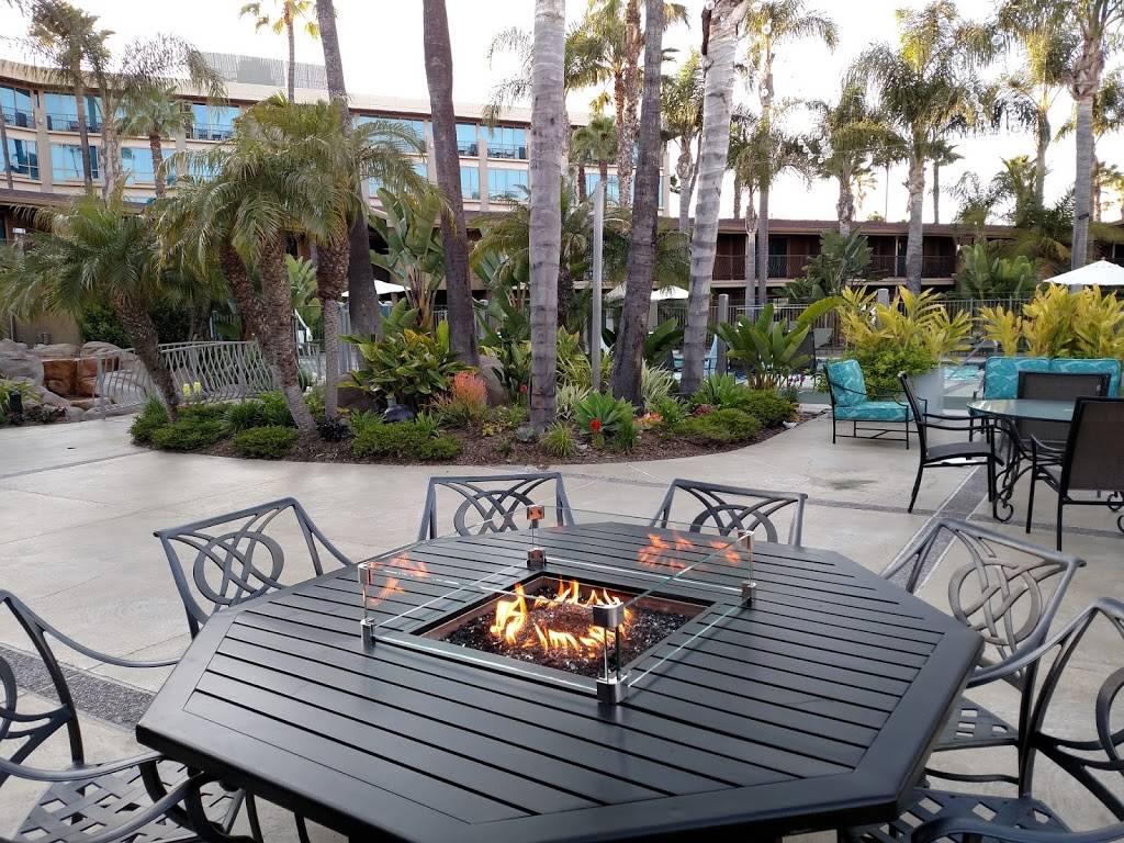 Point Loma Cafe | restaurant | 2304, 4865 N Harbor Dr, San Diego, CA 92106, USA | 6192260255 OR +1 619-226-0255