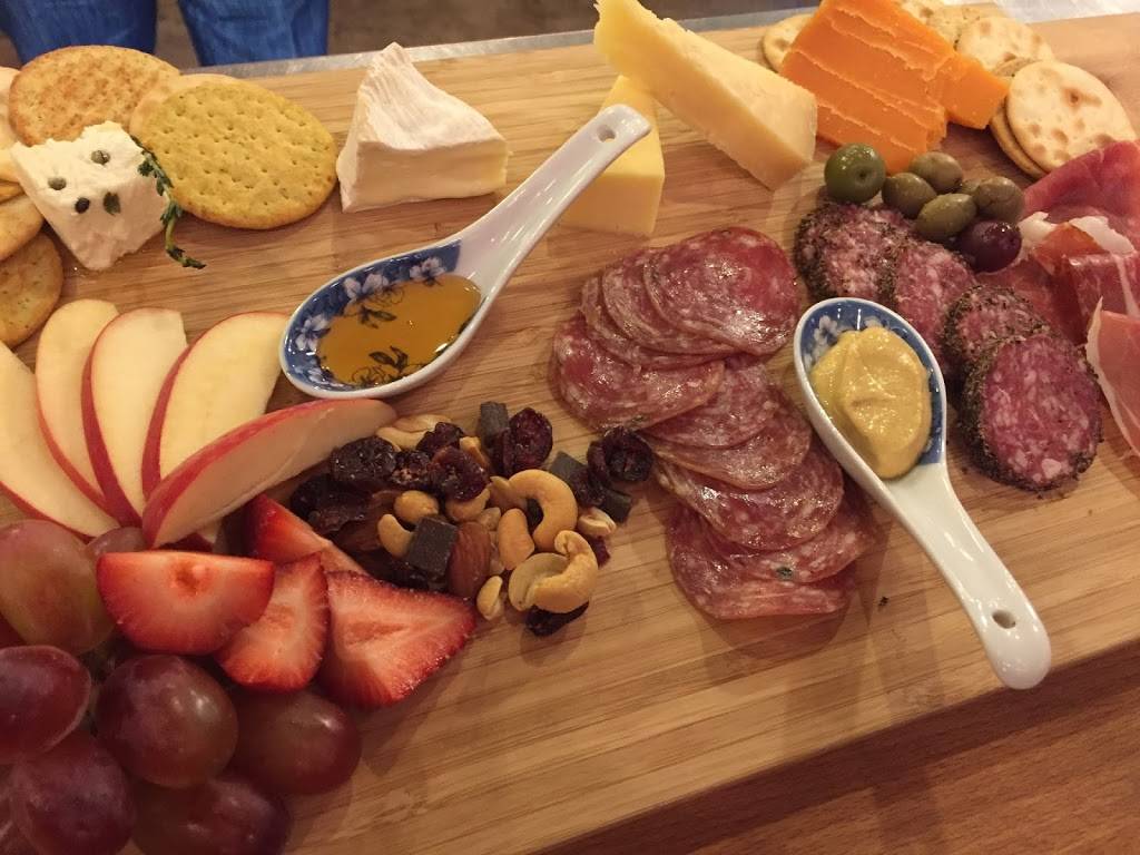 La Femme du Fromage | restaurant | 3201 Corrine Dr #106, Orlando, FL 32803, USA | 4075719947 OR +1 407-571-9947