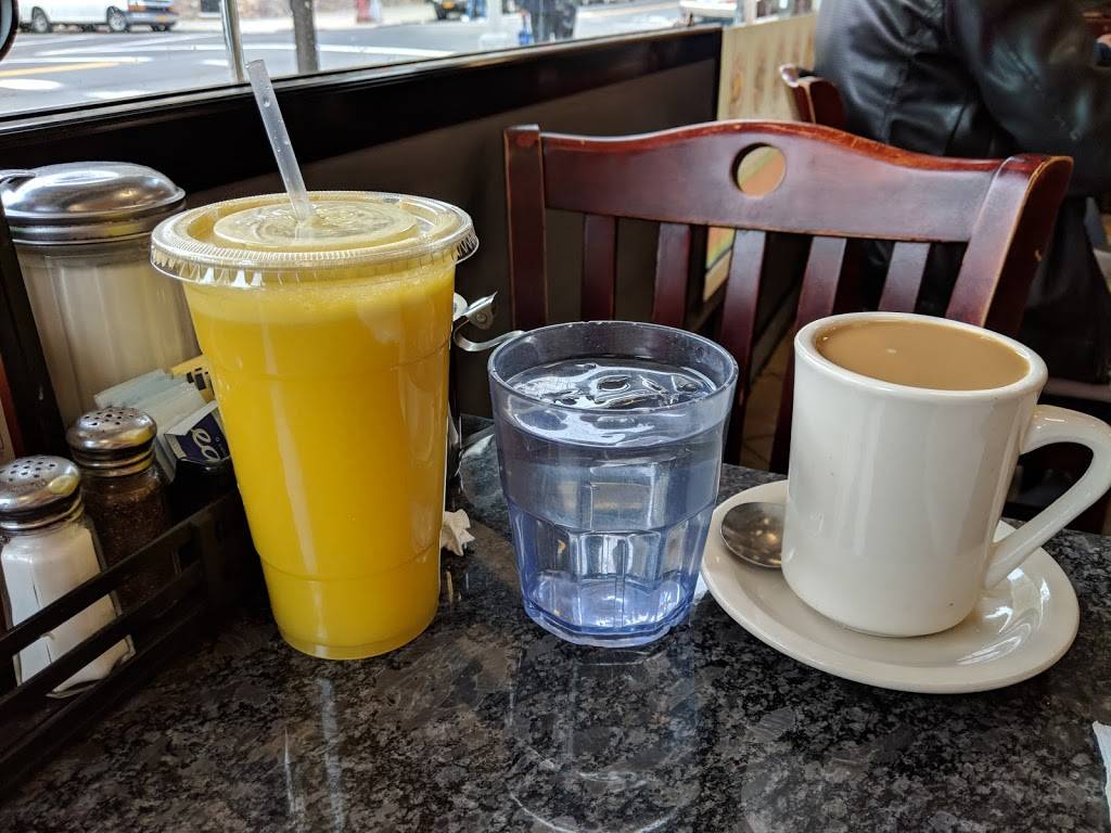 Daybreak Cafe | meal takeaway | 4501 34th Ave, Long Island City, NY 11101, USA | 7187210411 OR +1 718-721-0411