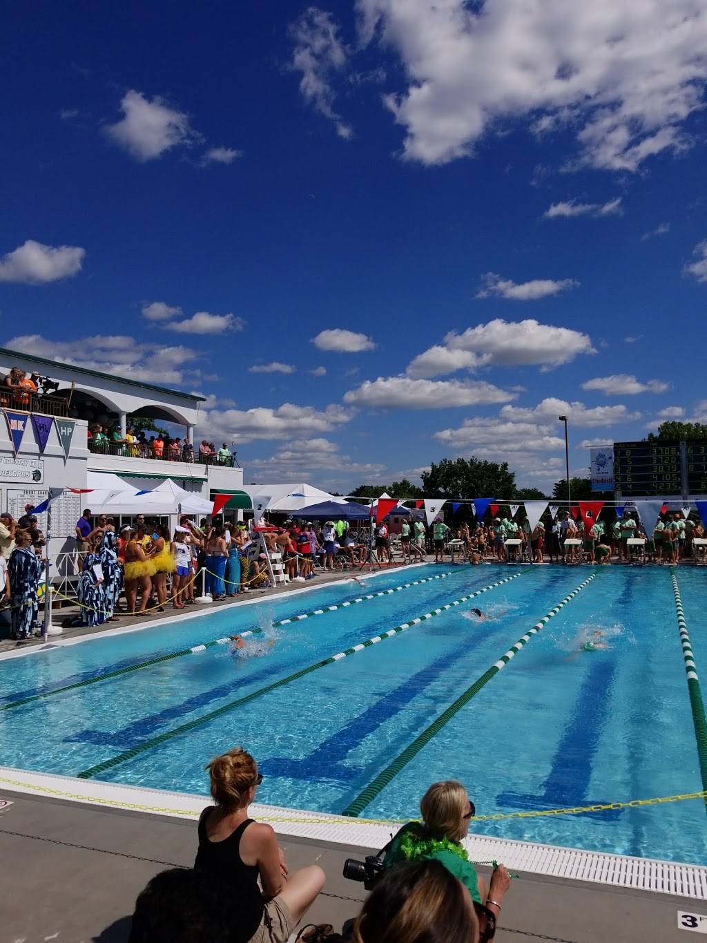 Maple Bluff Country Club | restaurant | 500 Kensington Dr, Madison, WI 53704, USA | 6082492144 OR +1 608-249-2144