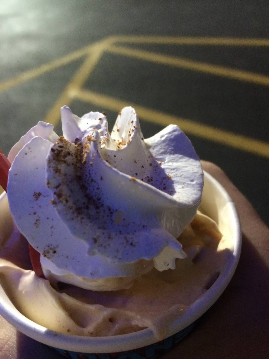 Dairy Queen Grill & Chill | restaurant | 20 State St, Charleston, IL 61920, USA | 2173456886 OR +1 217-345-6886