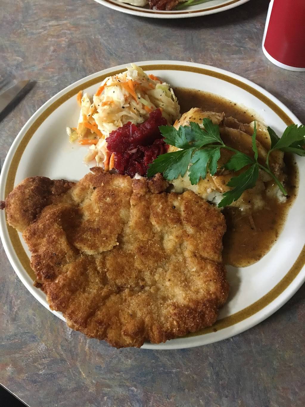 Helens Restaurant | restaurant | 1830 Wharncliffe Rd S, London, ON N6L 1K1, Canada | 5196520751 OR +1 519-652-0751