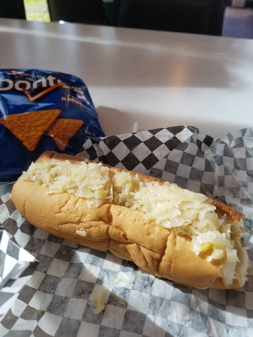 Famous Vinnies Hot Dogs | restaurant | 1708 W Texas St, Fairfield, CA 94533, USA | 7073841311 OR +1 707-384-1311