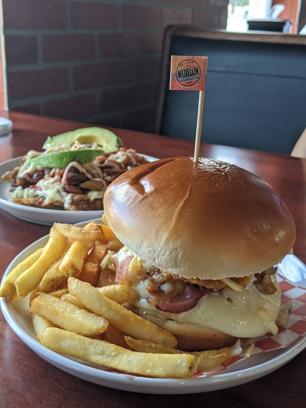 Medellin Burger | restaurant | 1349 E Altamonte Dr suite 1011, Altamonte Springs, FL 32701, USA | 3212032256 OR +1 321-203-2256