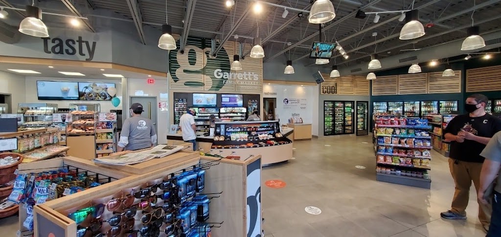 Garretts Family Market | restaurant | 1617 Falmouth Rd, Centerville, MA 02632, USA | 5088274013 OR +1 508-827-4013