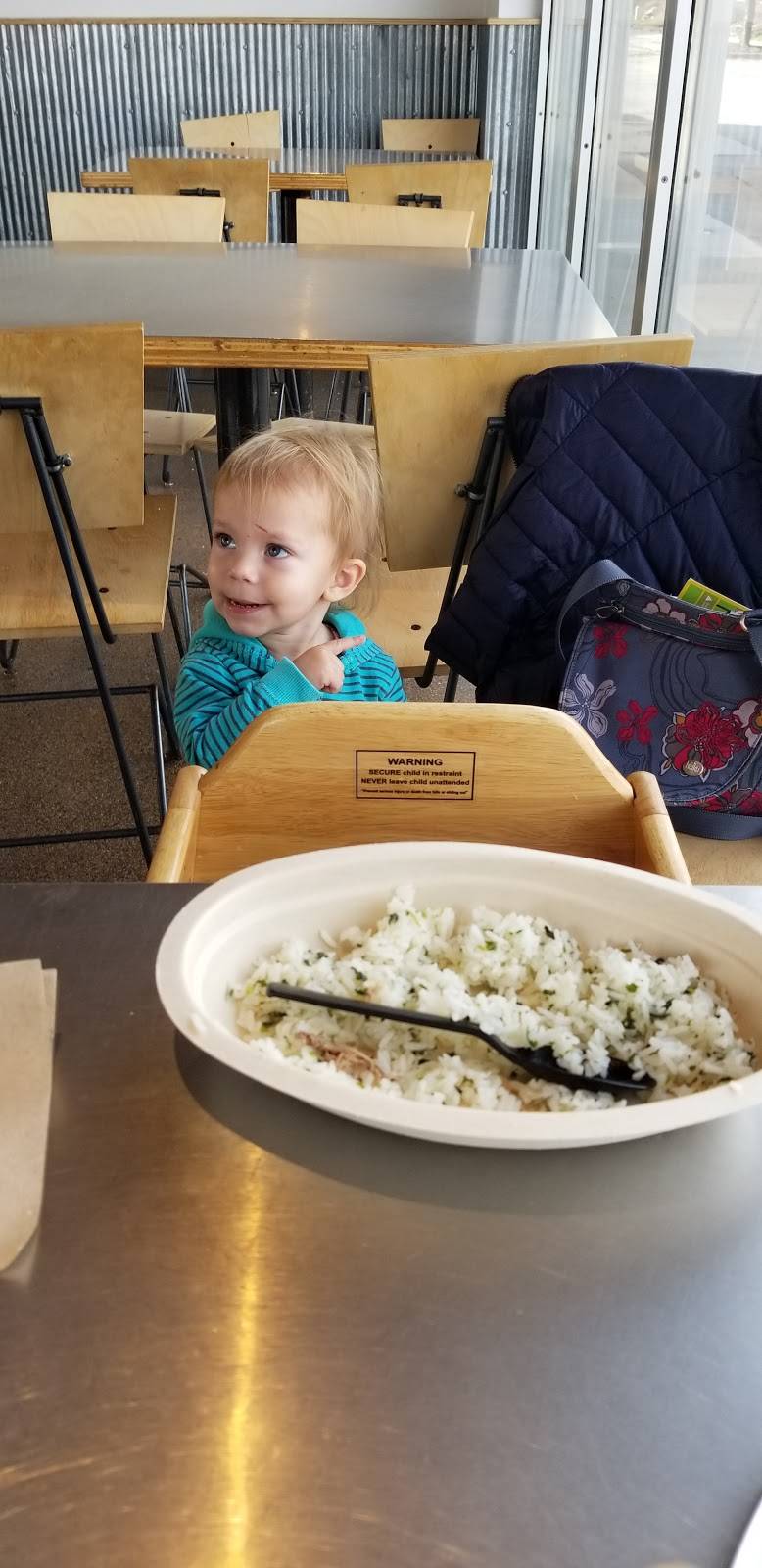 Chipotle Mexican Grill | restaurant | 13203 W Center Rd, Omaha, NE 68144, USA | 4026974903 OR +1 402-697-4903