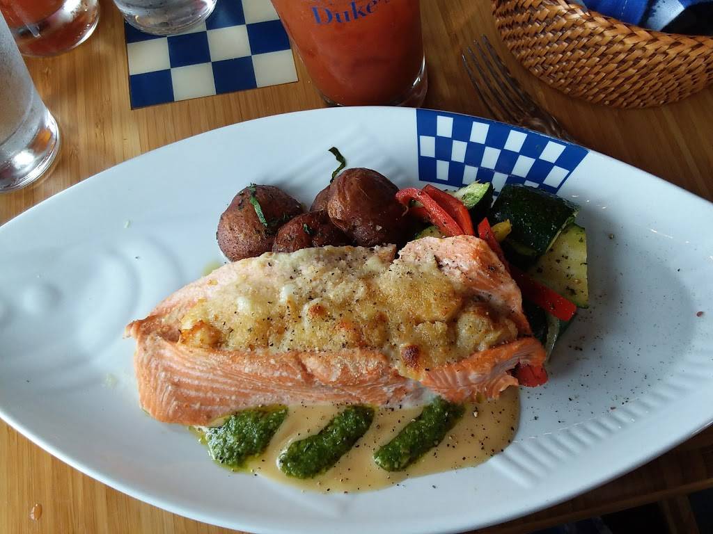 Dukes Seafood | restaurant | 3327 Ruston Way, Tacoma, WA 98402, USA | 2537525444 OR +1 253-752-5444