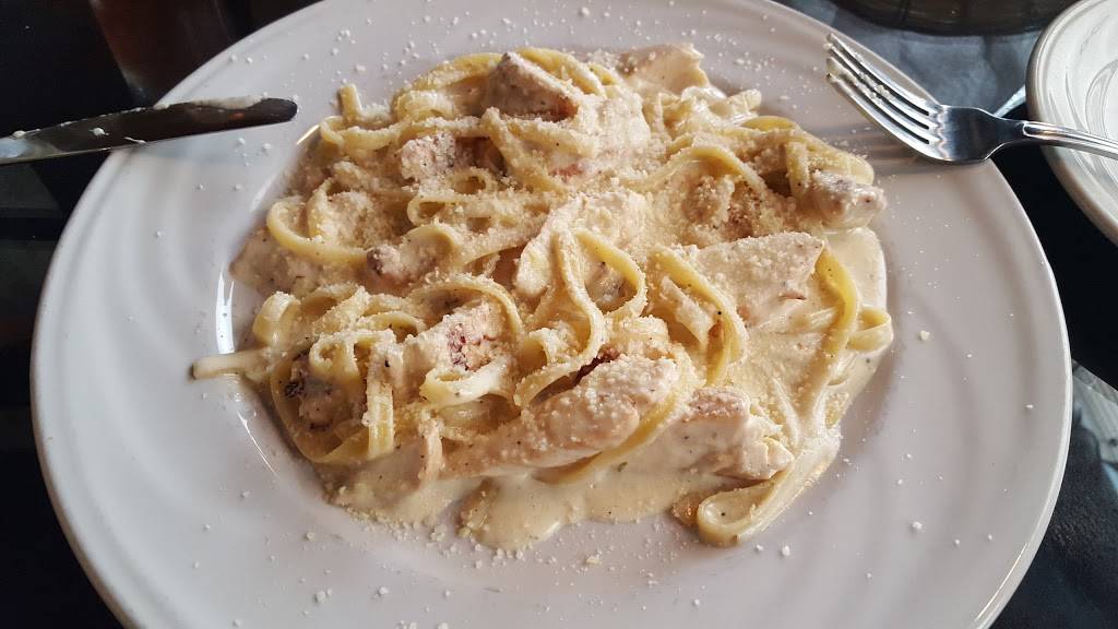 Little Angelos | restaurant | 8000 Bell Oaks Dr, Newburgh, IN 47630, USA | 8128538364 OR +1 812-853-8364