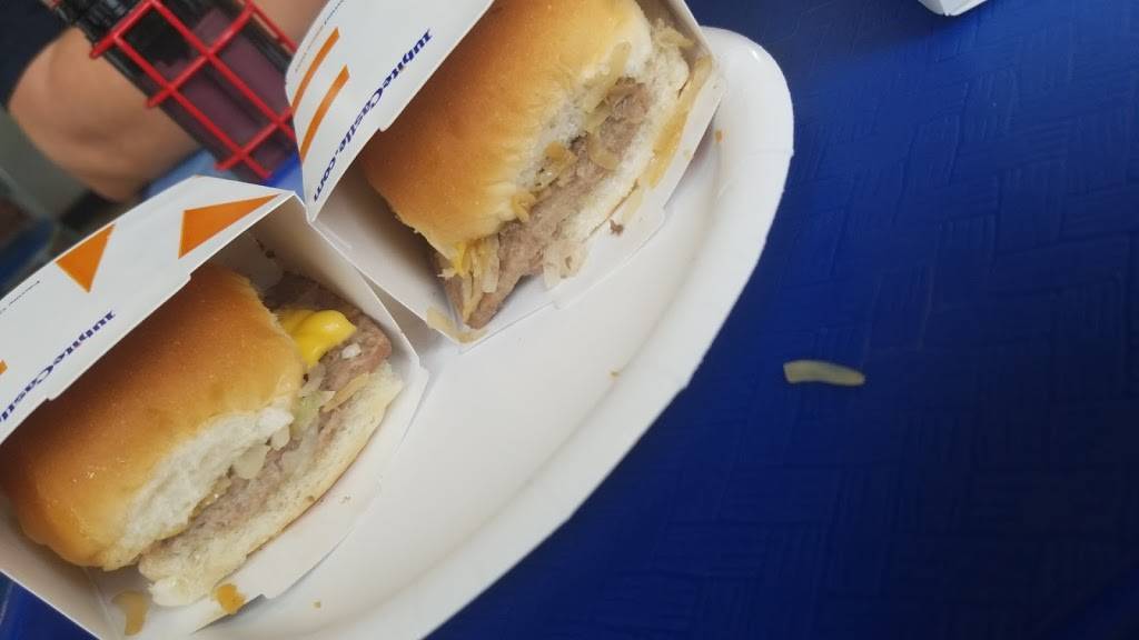 White Castle | restaurant | 1265 Normantown Rd, Romeoville, IL 60446, USA | 8152934101 OR +1 815-293-4101