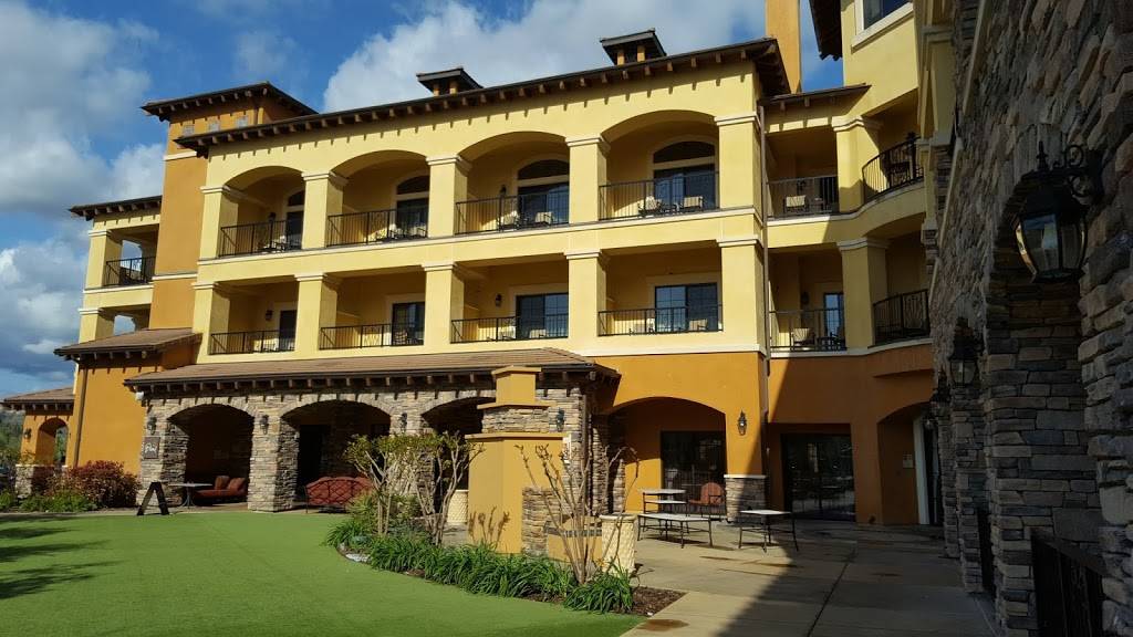 Crush Lounge | restaurant | 875 Bordeaux Way, Napa, CA 94558, USA | 7072513066 OR +1 707-251-3066