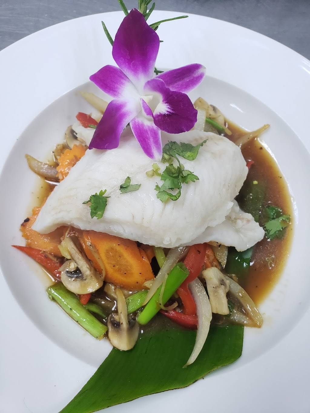 Nana Thai Eatery - Woodstock | restaurant | 2360 Towne Lake Pkwy #110, Woodstock, GA 30189, USA | 7704856008 OR +1 770-485-6008