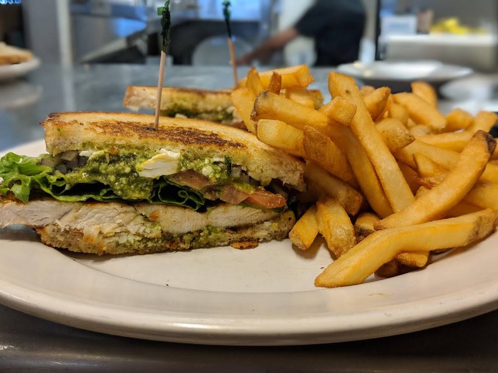 Two Trees Restaurant and Taps | restaurant | 7822 Telegraph Rd, Ventura, CA 93004, USA | 8056593365 OR +1 805-659-3365