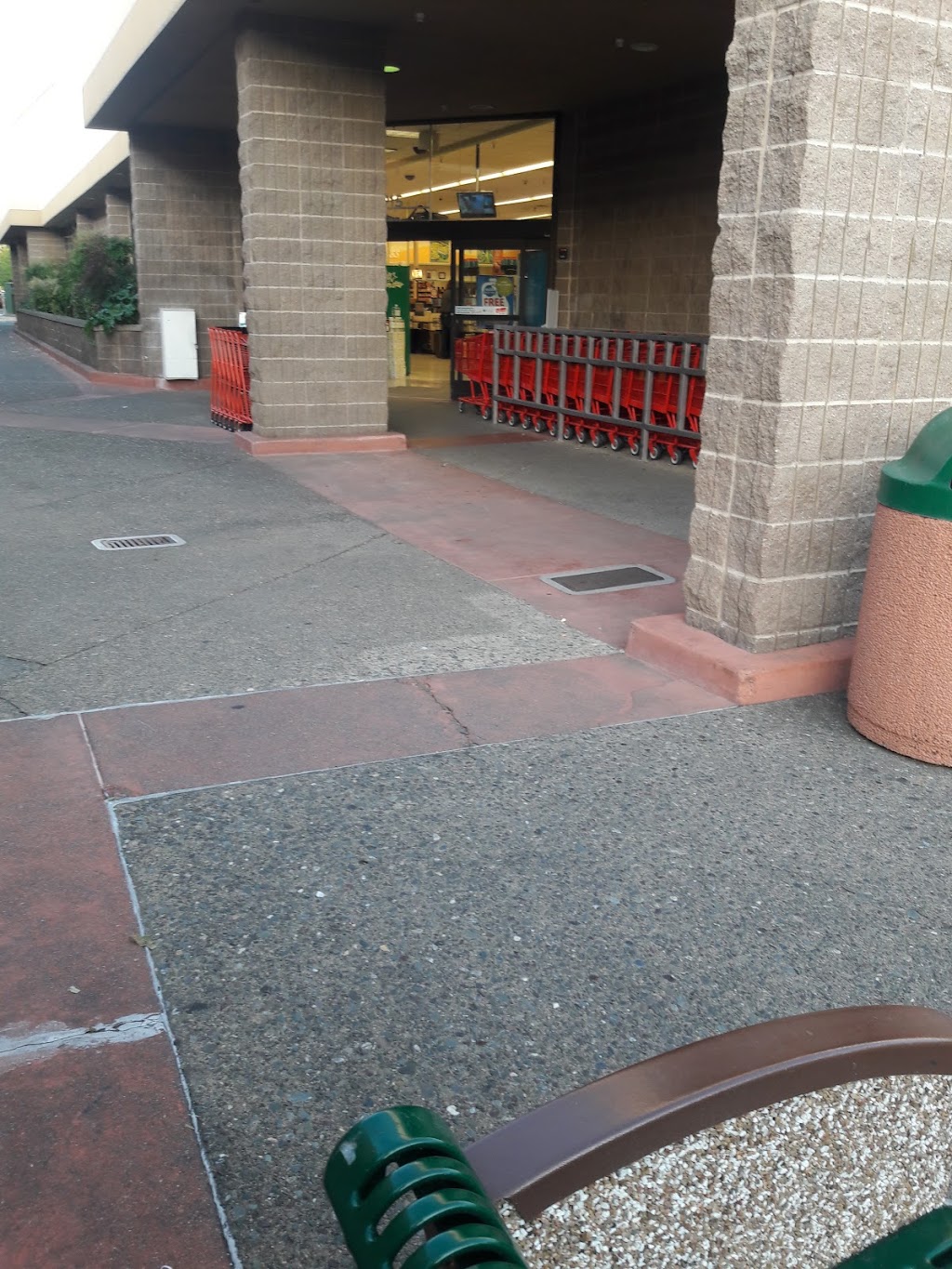 Lucky | meal delivery | 915 Village Ct, Santa Rosa, CA 95405, USA | 7075423214 OR +1 707-542-3214