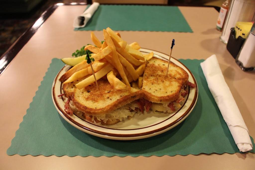 Bentleys Falls Church Diner | bakery | 6654 Arlington Blvd, Falls Church, VA 22042, USA | 7035324100 OR +1 703-532-4100