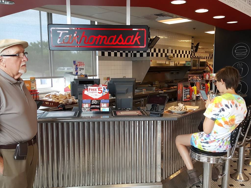 Steak n Shake | restaurant | 2019 W 75th St, Darien, IL 60561, USA | 6305150849 OR +1 630-515-0849