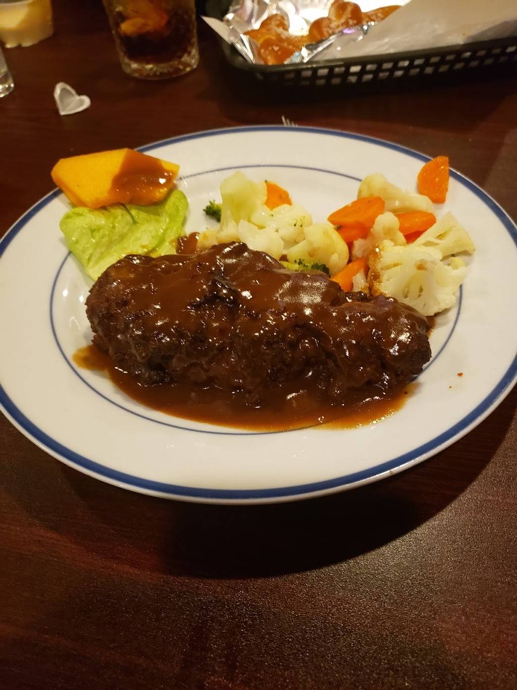 #8 Tavern | restaurant | 4 Grove St, McAdoo, PA 18237, USA | 5709261808 OR +1 570-926-1808