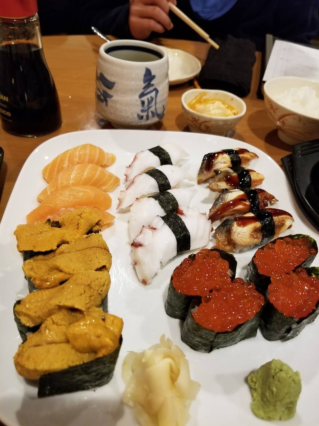 Akashi Sushi Bar | restaurant | 2020 Harshman Rd, Dayton, OH 45424, USA | 9372338005 OR +1 937-233-8005