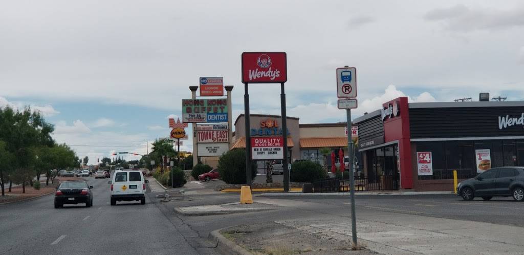 Wendys | restaurant | 1176 N Yarbrough Dr, El Paso, TX 79925, USA | 9155989647 OR +1 915-598-9647
