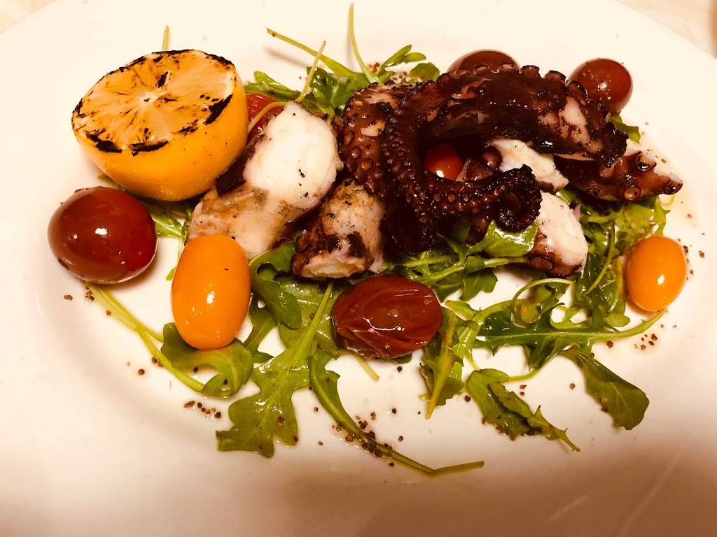 Mias | restaurant | 31 Rockaway Ave, Valley Stream, NY 11580, USA | 5168252117 OR +1 516-825-2117