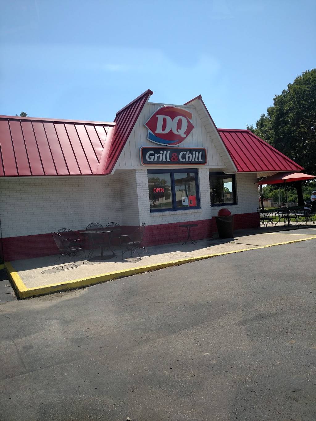 Dairy Queen | restaurant | 409 S Silver St, Paola, KS 66071, USA | 9132943192 OR +1 913-294-3192