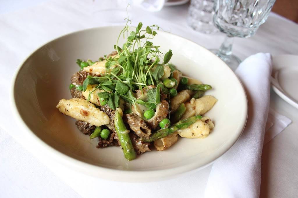 The Pasta Tree Restaurant & Wine Bar | restaurant | 1503 N Farwell Ave, Milwaukee, WI 53202, USA | 4142768867 OR +1 414-276-8867