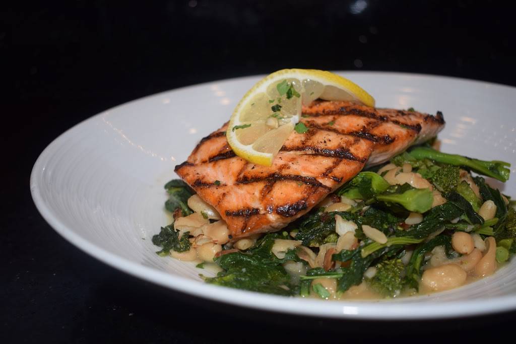 Ginos Long Beach | restaurant | 16 W Park Ave, Long Beach, NY 11561, USA | 5164328193 OR +1 516-432-8193