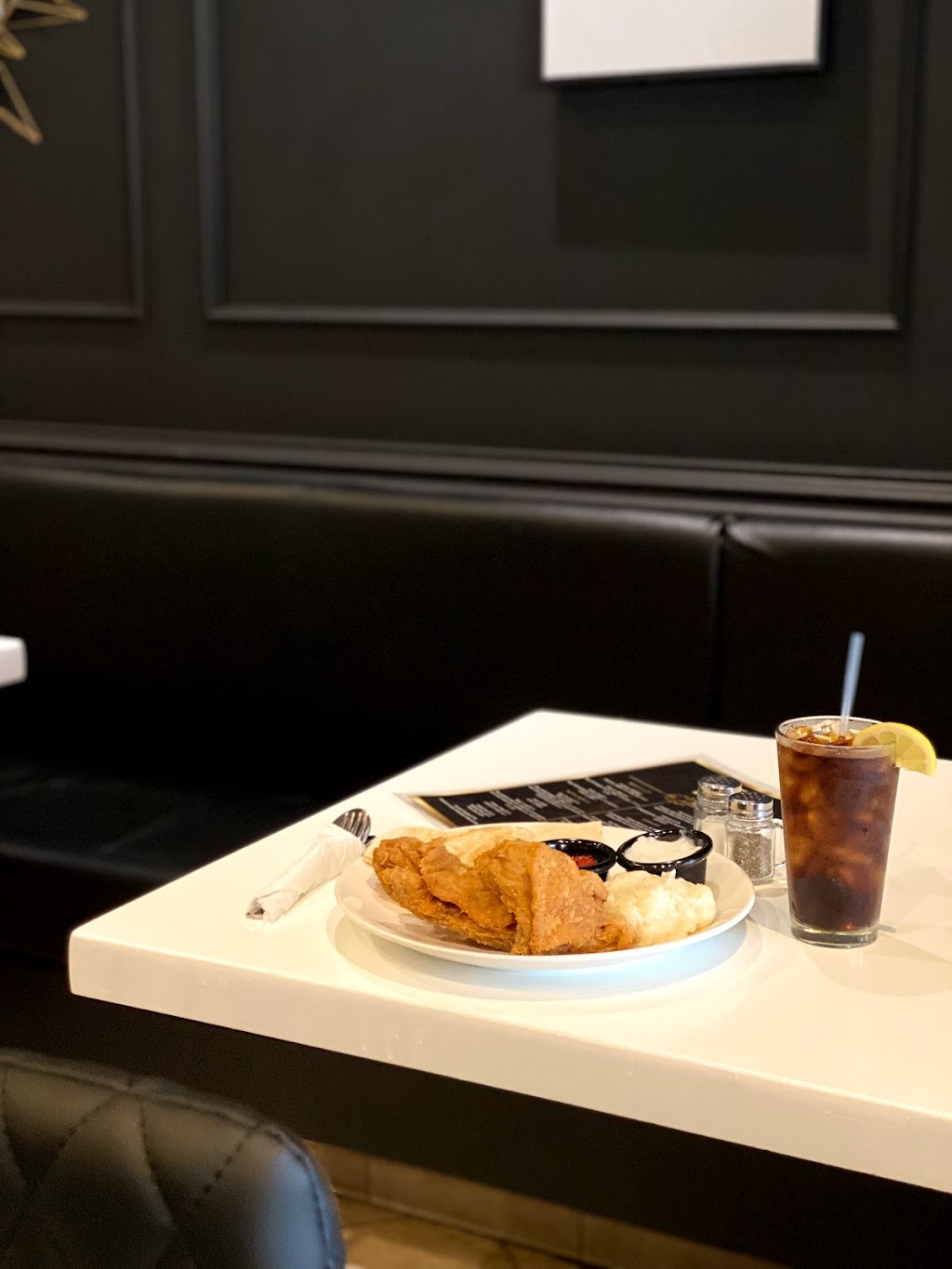 Mr.B Restaurant & Cafe | restaurant | 140 S Hope Ave #A102, Santa Barbara, CA 93105, USA | 8058668080 OR +1 805-866-8080