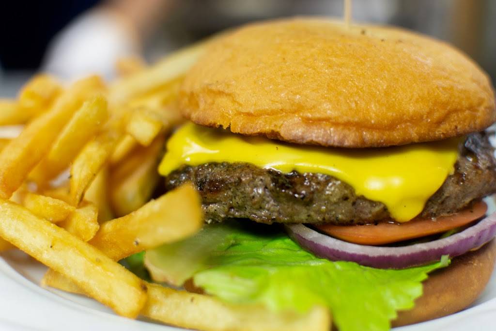 Pbodys - Clarksville Country Club | restaurant | 334 Fairway Dr, Clarksville, TN 37043, USA | 9312414040 OR +1 931-241-4040