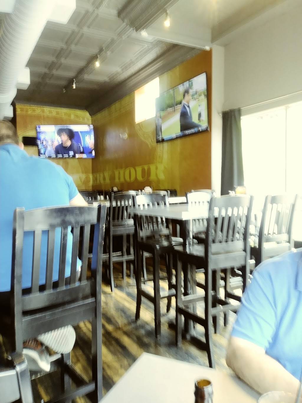 Two Bucks Lakewood | restaurant | 15609 Madison Ave, Lakewood, OH 44107, USA | 2165055599 OR +1 216-505-5599