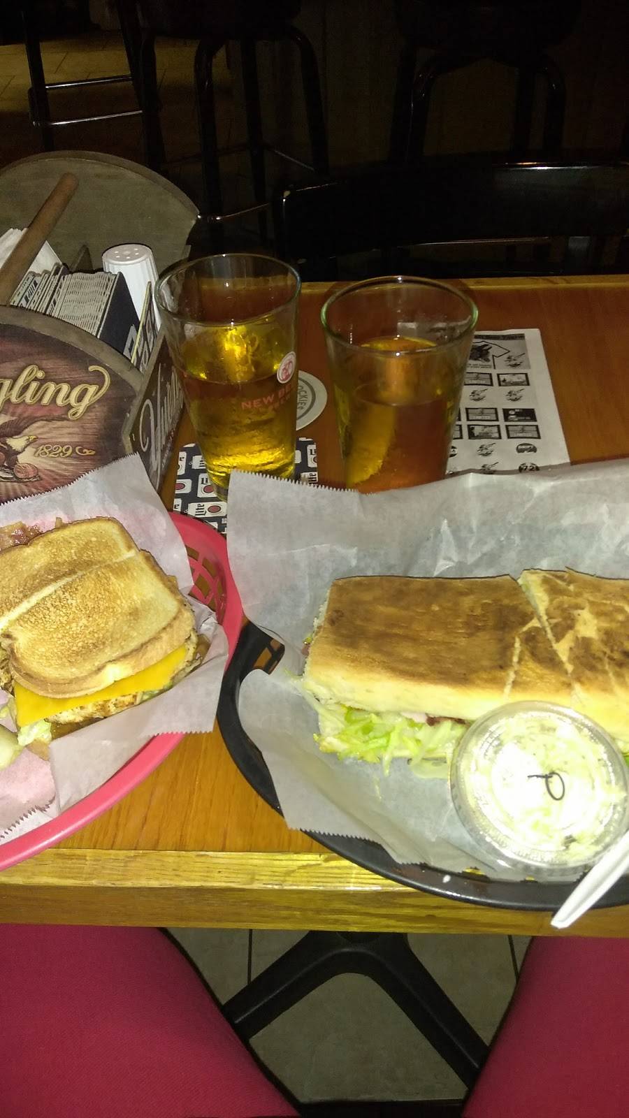 Court Of Heros | restaurant | 2028 SW 34th St, Gainesville, FL 32608, USA | 3523730405 OR +1 352-373-0405