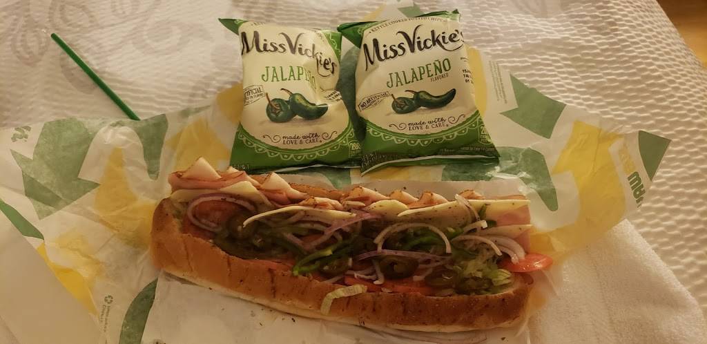 Subway Restaurants | restaurant | 1321 Generals Hwy #100, Crownsville, MD 21032, USA | 4109232252 OR +1 410-923-2252